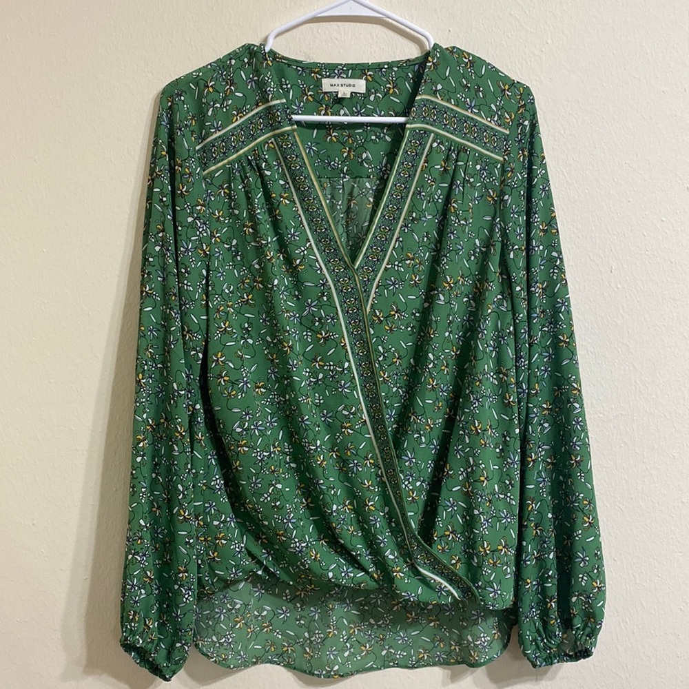 Max Studio Green blouse- size Large but fits like a Medium!!!